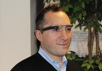 Первый руководитель проекта Google Glass переходит на работу в Amazon