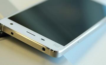 Представлен смартфон Xiaomi Mi4, оснащённый пятидюймовым дисплеем Full HD, SoC Snapdragon 801 и 3 ГБ ОЗУ