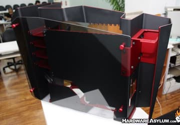 Взрослое оригами — корпус In Win S-Frame создан из цельного листа алюминия, сложенного 15 раз
