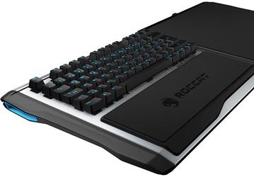 В клавиатуру Roccat Sova встроен коврик для мыши