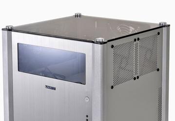 Верхняя панель компьютерных корпусов Lian Li PC-V359 и PC-Q36 сделана прозрачной