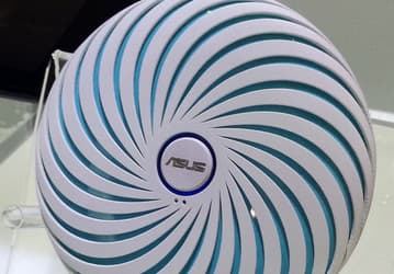 Asus Wireless Ace — дисковидный флэш-накопитель со слотом SD и беспроводным интерфейсом