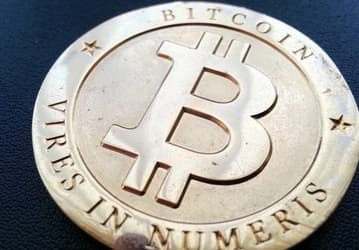 Apple разъяснила свою позицию относительно Bitcoin 