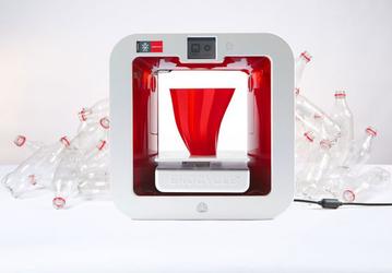 3D-принтер Ecocycle Cube использует для печати старые пластиковые бутылки