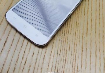 Появились «живые» фото смартфона Huawei Honor 6