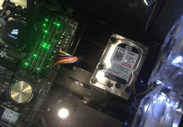Фото дня: жесткий диск WD с интерфейсом SATA Express