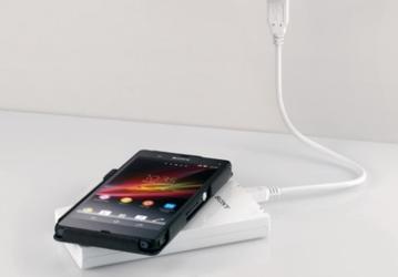 Sony CP-W5 совмещает в себе портативный аккумулятор и беспроводную зарядную станцию