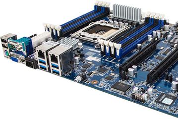 Системная плата Gigabyte GA-6PXSVT с одним процессорным гнездом оснащена портом 10GbE
