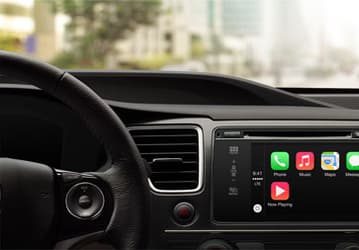Функция Apple CarPlay делает использование iPhone водителями в автомобилях более продуманным, безопасным и увлекательным