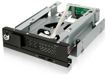 В отсеке Icy Dock TurboSwap MB171SP-B помещается накопитель типоразмера 3,5 дюйма и вентилятор для его охлаждения