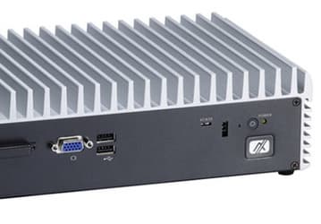 Компьютер Axiomtek eBOX635-881-FL построен на пассивно охлаждаемом процессоре Intel Core четвертого поколения