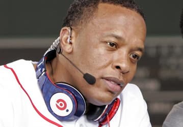 Apple приписывают намерение купить Beats за 3,2 млрд долларов