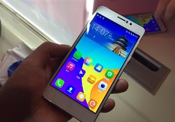 Толщина смартфона Coolpad ivvi K1 составляет 5,9 мм, а масса равна 110 г