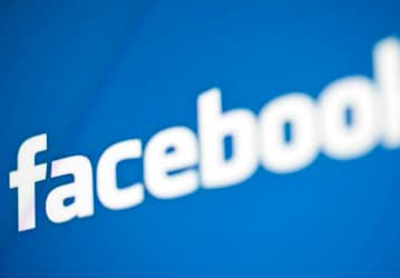 В Facebook появились стикеры в комментариях (в том числе и анимированные)