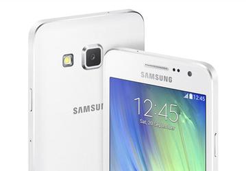 Смартфон Samsung Galaxy A3 имеет металлический корпус и экран Super AMOLED