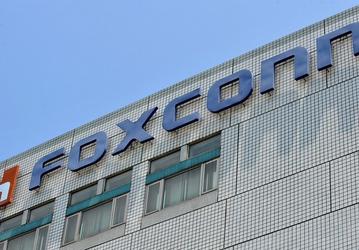 Foxconn хочет построить новую фабрику в Китае для производства дисплеев для смартфонов