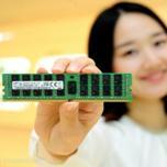 Samsung начинает использовать 20-нанометровую память DDR4 в модулях объемом 32 ГБ