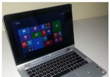 Появились фото референсного гибридного ноутбука Intel на платформе Broadwell с поддержкой 3D-технологии RealSense