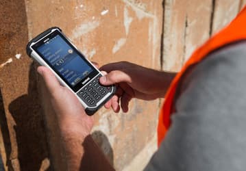 Карманный компьютер Nautiz X8 сохраняет работоспособность при температуре от -30°С до +60°С