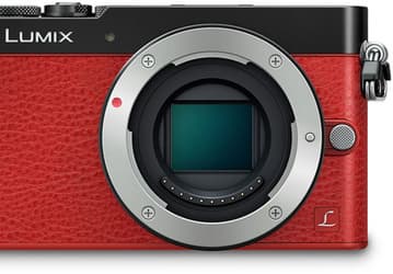 Камера Panasonic Lumix DMC-GM5 системы Micro Four Thirds оснащена встроенным электронным видоискателем и горячим башмаком