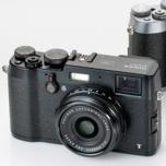 Производитель относит камеру Fujifilm X100T к третьему поколению компактных камер верхнего сегмента