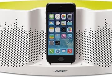 Стыковочная станция Bose SoundDock XT оборудована разъемом Lightning