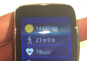 Фотографии часов Samsung Gear S с IFA 2014