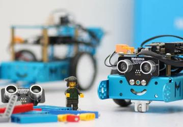 Робот mBot научит детей основам программирования, электроники и робототехники.