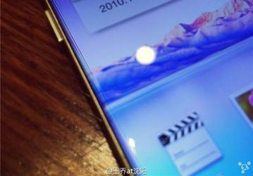 Новая фотография «безрамочного» смартфона Oppo позволяет рассмотреть края дисплея во всех подробностях