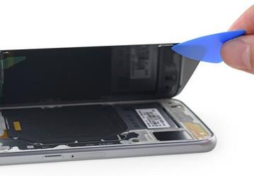 Смартфон Samsung Galaxy S6 заработал у iFixit четыре балла