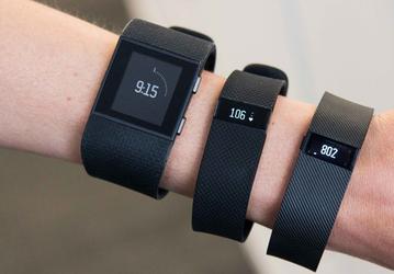 FitBit отчиталась о рекордном квартале. Компания продала 4,5 млн устройств и осталась лидером рынка носимой электроники