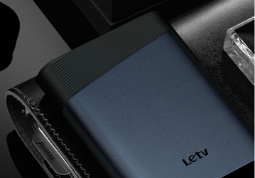 Внешний аккумулятор LeTV ёмкостью 13 400 мА·ч поддерживает технологию быстрой зарядки