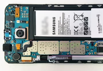 Упаковку Samsung Galaxy Note5 дополнили предупреждением, что не стоит вставлять перо S-Pen в слот обратной стороной