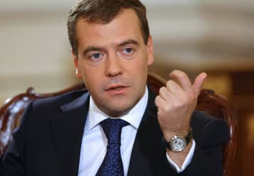 Дмитрий Медведев высказал идею о принятии правил поведения в Интернете