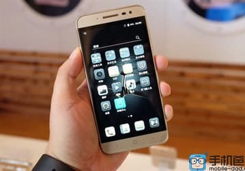 ZTE Voyage 3 — пятидюймовый смартфон с аккумуляторной батареей емкостью 4080 мА·ч