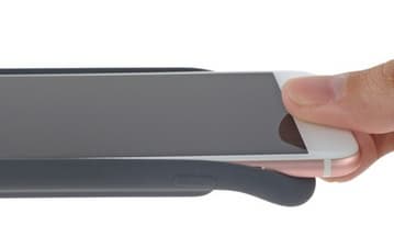 Внутри чехла Apple Smart Battery Case специалисты iFixit обнаружили АКБ ёмкостью 7,13 Вт·ч 