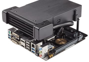 Система жидкостного охлаждения процессора Corsair Hydro Series H5 SF предназначена для малогабаритных ПК