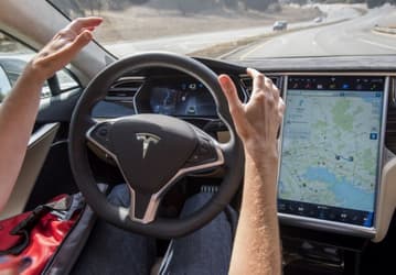 Google наняла бывшего сотрудника Tesla, который возглавлял разработку ПО в SpaceX и системы автопилота
