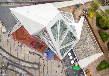 DJI открыла в Китае первый фирменный магазин с зоной для запуска дронов, мастерской и собственным мини-театром