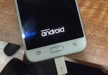 Опубликованы фото смартфона Samsung Galaxy J1 нового поколения
