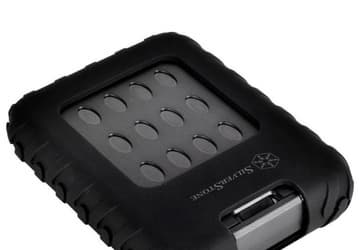 Корпус для накопителя типоразмера 2,5 дюйма SilverStone MMS01 выдерживает падения с высоты 1,2 м