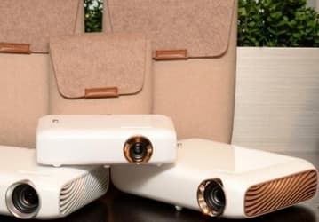 LG представила проекторы Minibeam PH550, PW1000 и PW1500, каждый из которых выделяется какой-то особенностью