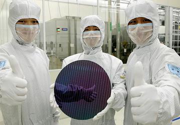 В будущем году Samsung Electronics начнет выпуск 14-нанометровой продукции по заказам AMD