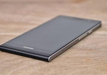 По мнению Huawei, оснащать смартфоны дисплеями 4K не стоит