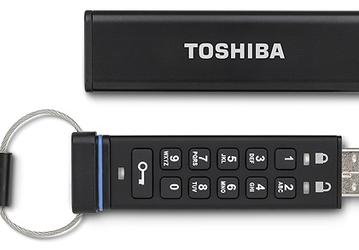 Флэшка Toshiba Encrypted USB Flash Drive потребует ввода пароля еще до подключения к ПК