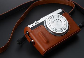 В компактной камере Fujifilm XQ2 используется датчик изображения формата 2/3 дюйма без оптического низкочастотного фильтра
