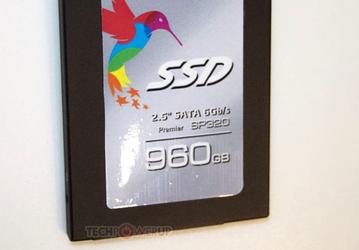 В твердотельном накопителе Adata Premier Pro SP320 используется флэш-память типа TLC NAND 
