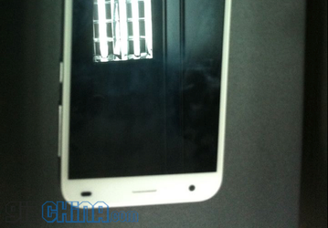 Появились «живые» фото смартфона ZTE Blade S6, похожего на iPhone 6 Plus