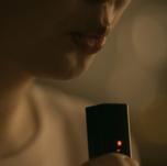O HUI рекламирует цифровую губную помаду Digital Lipstick