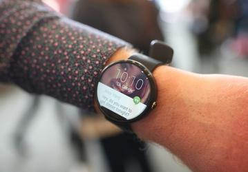 Часы Moto 360 всё-таки могут появиться в сервисе Moto Maker